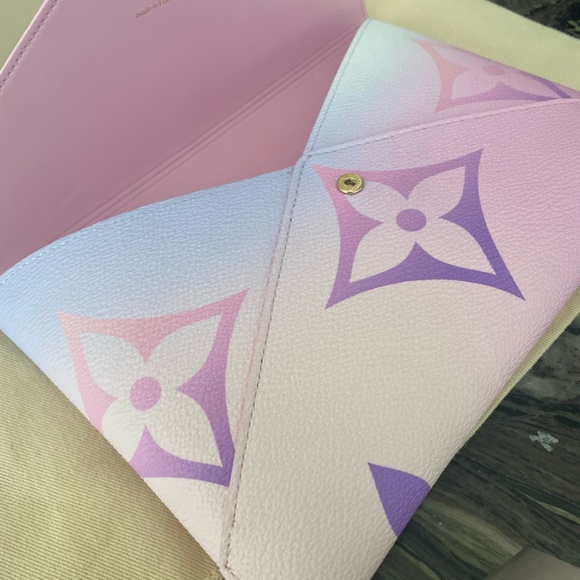 NEW Louis Vuitton Large Kirigami Spring in the City - Picture 3 of 5